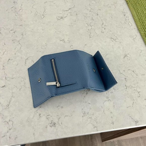 Matt & Nat Brand New Blue Wallet - Picture 4 of 9